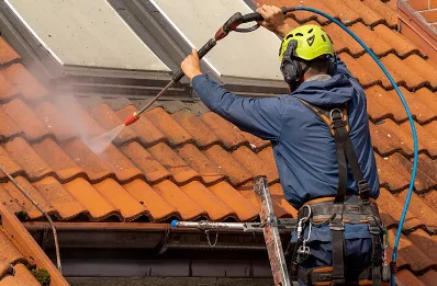 Démoussage et hydrofuge de toiture à Valherbasse